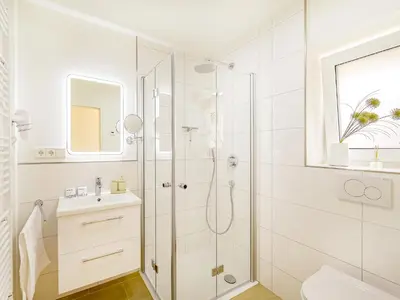Ein Badezimmer in der Unterkunft Hinterhof-Juwel mit Küche und Smart-TV