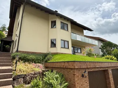 Das Gebäude in dem sich die Ferienwohnung befindet
