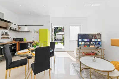 Küche/Küchenzeile in der Unterkunft Lemon3 - privater Garten mit Grill, Mini-Gym, zentral in Karlsruhe
