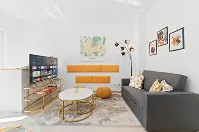 TV/Unterhaltungsangebot in der Unterkunft Lemon3 - privater Garten mit Grill, Mini-Gym, zentral in Karlsruhe