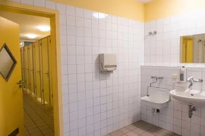 Ein Badezimmer in der Unterkunft Sleep Space 3 - Green Tiny Spot Südpfalz