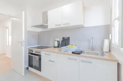 Küche/Küchenzeile in der Unterkunft nJoy! Central & Pleasant Pforzheim - Balkon