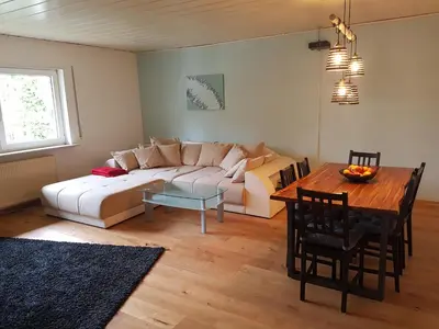 Ein Sitzbereich in der Unterkunft FeWo in Heddesbach