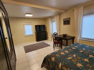 Ein Bett oder Betten in einem Zimmer der Unterkunft Schönes Studio mit Küche, frisch renoviert
