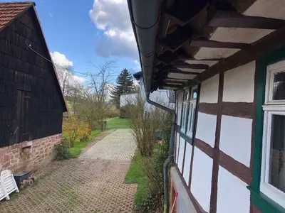 Das Gebäude in dem sich der Bauernhof befindet