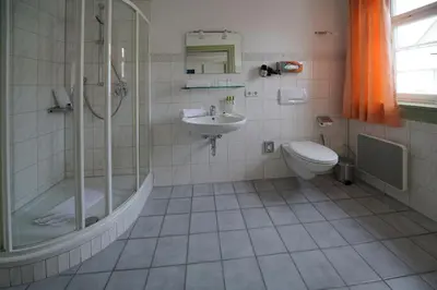 Ein Badezimmer in der Unterkunft Hotel Adler am Schloss