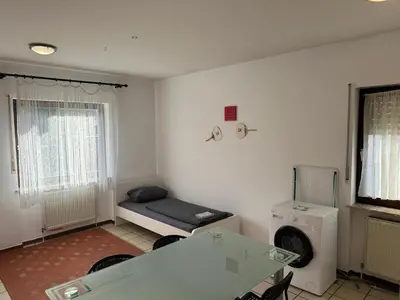 Grundriss der Unterkunft Arbeiterapartment mit 2 Betten, Küche, Bad