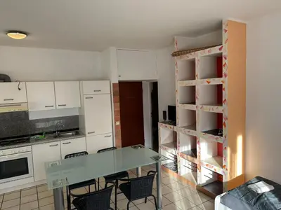 Grundriss der Unterkunft Arbeiterapartment mit 2 Betten, Küche, Bad
