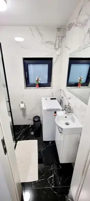 Ein Badezimmer in der Unterkunft Einliegerwohnung NEU in Vaihingen Enz Horrheim