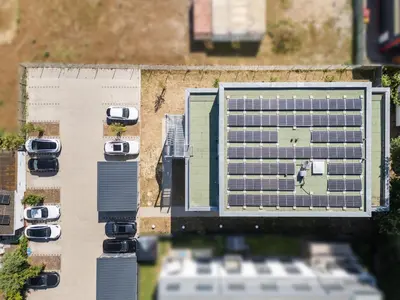 Blick auf LIVINGBOXX Karlsruhe - Messe I neuwertige Apartments mit Küche aus der Vogelperspektive