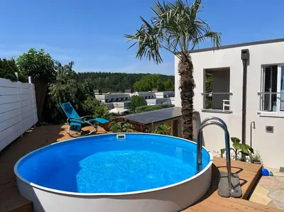 Der Swimmingpool an oder in der Nähe von City Chillout Heidelberg Appartement with Sauna & Pool