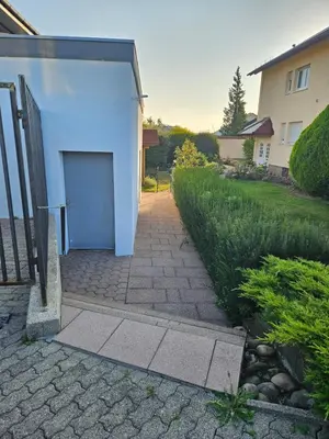 Das Gebäude in dem sich die Ferienwohnung befindet