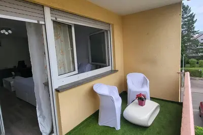Ein Balkon oder eine Terrasse in der Unterkunft Gemütliches Loft 150 m von SLK klinikum Böckingen
