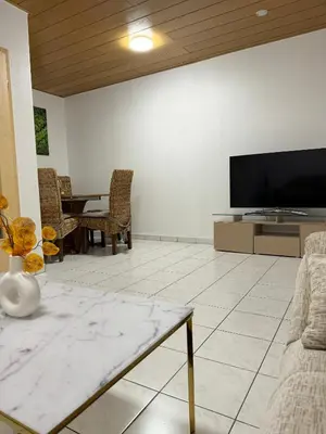 TV/Unterhaltungsangebot in der Unterkunft Neu renovierte Ferienwohnung mit Terrasse & schnellem WLAN im Odenwald