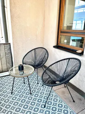Ein Sitzbereich in der Unterkunft L5 City Studio Apartment