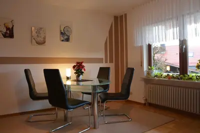 Ein Sitzbereich in der Unterkunft Ferienwohnung Abendsonne