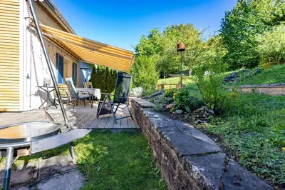 Ein Garten an der Unterkunft Paulas Ferienhaus