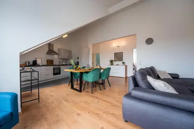 Küche/Küchenzeile in der Unterkunft SCHLOSSBERG RESIDENCES - Design City-Apartment Nähe SAP und Hockenheimring