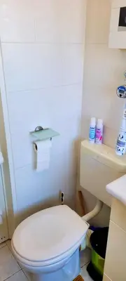 Ein Badezimmer in der Unterkunft Top möblierte Unterkunft in Langen