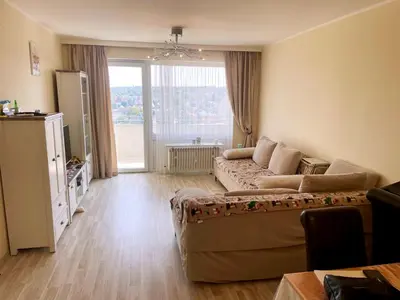 Ein Sitzbereich in der Unterkunft Top möblierte Unterkunft in Langen