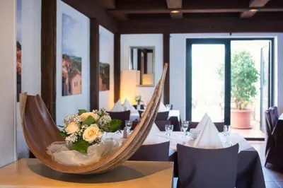 Ein Sitzbereich in der Unterkunft Hotel-Restaurant Schwyzerhüsli