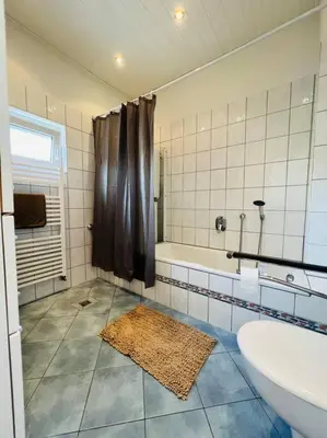 Ein Badezimmer in der Unterkunft Renovierte Remise mit 3 Schlafzlmmern