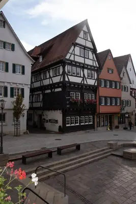 Das Gebäude in dem sich das Bed & Breakfast befindet