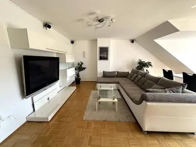 TV/Unterhaltungsangebot in der Unterkunft Großzügige 2-Zimmer-Wohnung mit Balkon, ruhige Lage