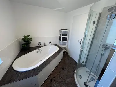Ein Badezimmer in der Unterkunft Black Forest Gate Apartment