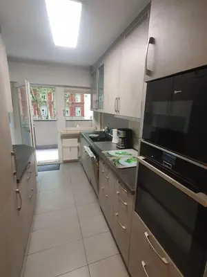 Küche/Küchenzeile in der Unterkunft Gemütliche 3-Zimmer-Wohnung mit TG-Stellplatz - Top-Lage in Karlsruhe