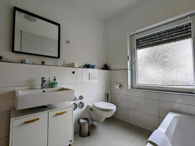 Ein Badezimmer in der Unterkunft 55qm Messe Wohnung, Trade Fair, 6 Minuten zur Messe
