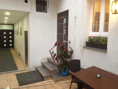 Ein Sitzbereich in der Unterkunft Hotel Rest Inn