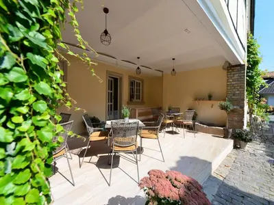 Ein Patio oder anderer Außenbereich in der Unterkunft Gästehaus & Weingut GEHRIG