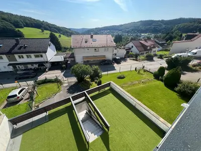 Ein allgemeiner Bergblick oder ein Berglick von des Privatzimmers aus