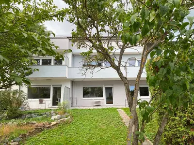 Ein Garten an der Unterkunft Arrive & Relax Darmstadt Whg 3