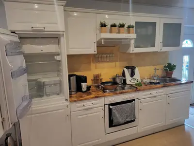 Küche/Küchenzeile in der Unterkunft Ferienapartment Schlummerhausen für bis zu 5 Personen, Haustiere willkommen und kostenfrei, mit Einbauküche, WLAN, Smart-TV, Alexa