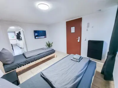 TV/Unterhaltungsangebot in der Unterkunft ALFA Apartment Ludwigsburg 2 Betten WLAN Küche Bad