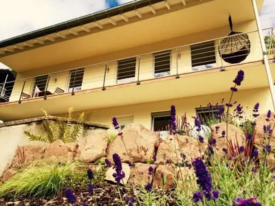 Ein Garten an der Unterkunft SchlafGut Comfortable holiday residence
