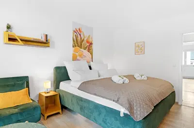 Ein Bett oder Betten in einem Zimmer der Unterkunft Lemon3 - SAP Arena & Maimarkt - Smart-TV - Self-Checkin - Free Parking