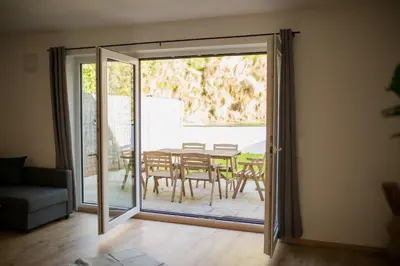 Ein Sitzbereich in der Unterkunft HUGOS Design Apartment am Waldrand - ruhig & modern