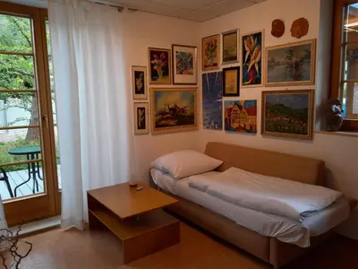 Ein Sitzbereich in der Unterkunft Ruhige, charmante Ferienwohnung 
