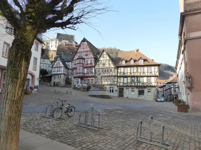 Das Gebäude in dem sich die Ferienwohnung befindet