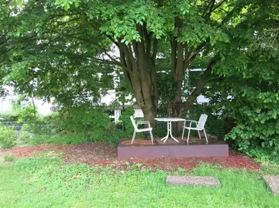 Ein Garten an der Unterkunft Obere Stadtwohnung rechts