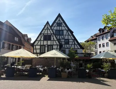 Das Gebäude in dem sich das Hotel befindet