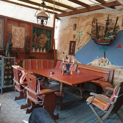 Ein Sitzbereich in der Unterkunft Speyer Vintage Stil Ferienwohnung Hundefreundlich