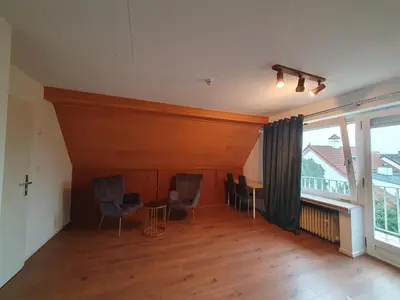 Ein Sitzbereich in der Unterkunft Helles Privatzimmer an der Uniklinik Mainz - Schlesisches Viertel
