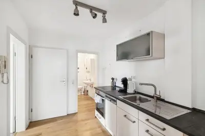 Küche/Küchenzeile in der Unterkunft RO02 Work & Stay in Darmstadt!