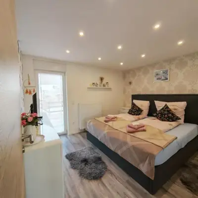 VipStay - Stilvoll und geräumige Apartments mit Terasse oder Balkon