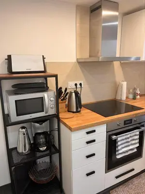 Küche/Küchenzeile in der Unterkunft Neu! Große Ferienwohnung 3 Zimmer mit Küche und Bad, 90 qm mit Netflix und PS5