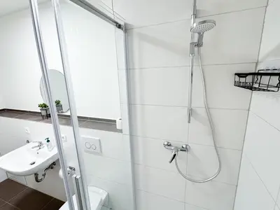 Ein Badezimmer in der Unterkunft modern living studios Karlsbad